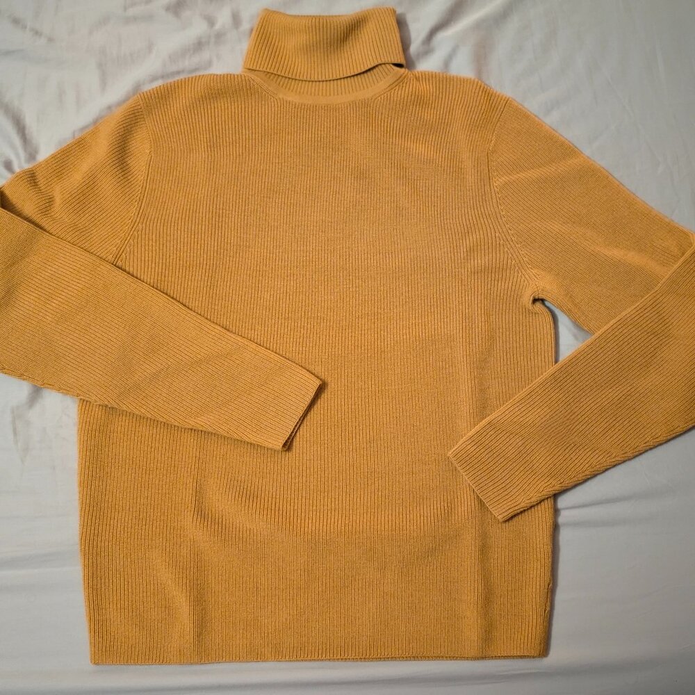 Todd Snyder Solid Ribbed Turtleneck in Mustard